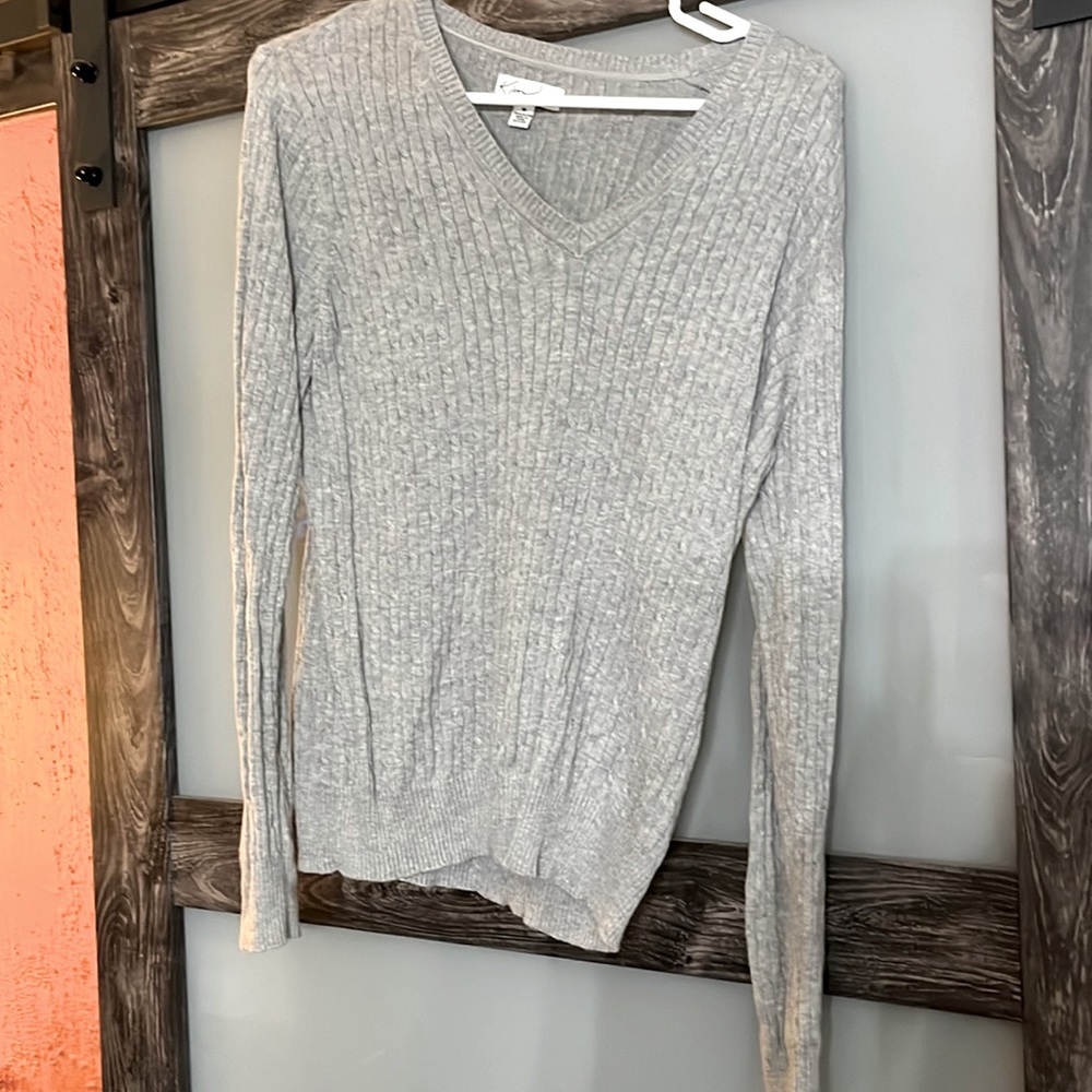 2 cable sweaters one Gray and one pink both for one price